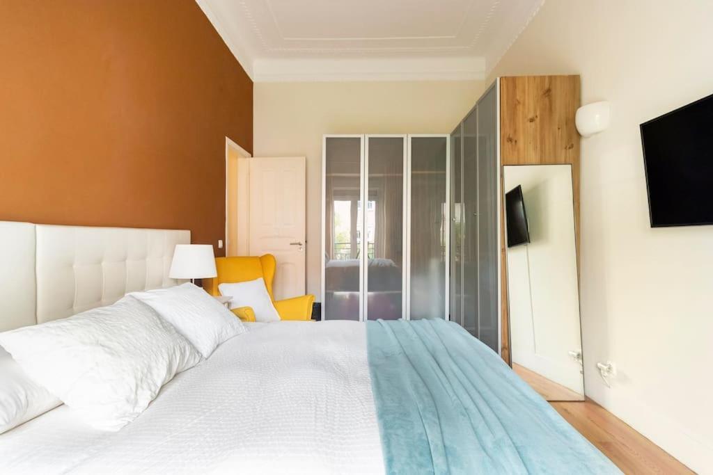 Guest House Bairro Azul Lisbon Bagian luar foto